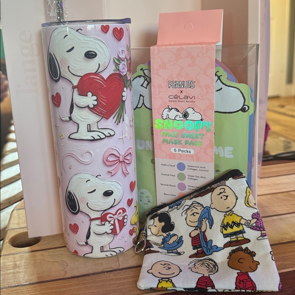 Snoopy Pink Tumbler with Celavi Face Masks, Coin Purse - Picture 1 of 9